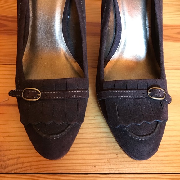 Ann Taylor Loft Brown Suede Pointed Toe Pumps, EUC, 7 - Picture 4 of 9